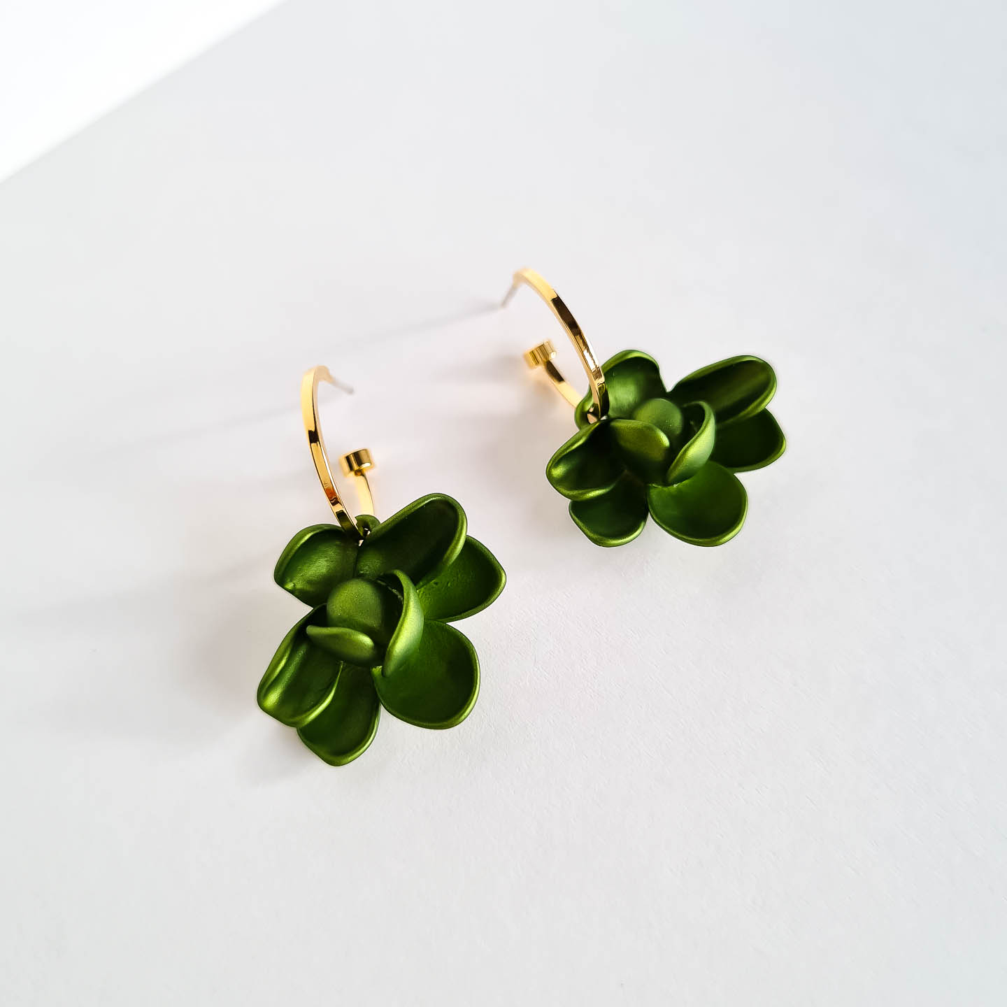 Серьги NUANCE зелёные цветы подвесные