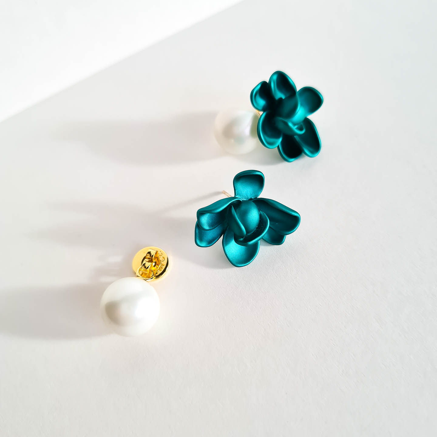 Серьги NUANCE бирюзовые цветы со съёмной жемчужиной