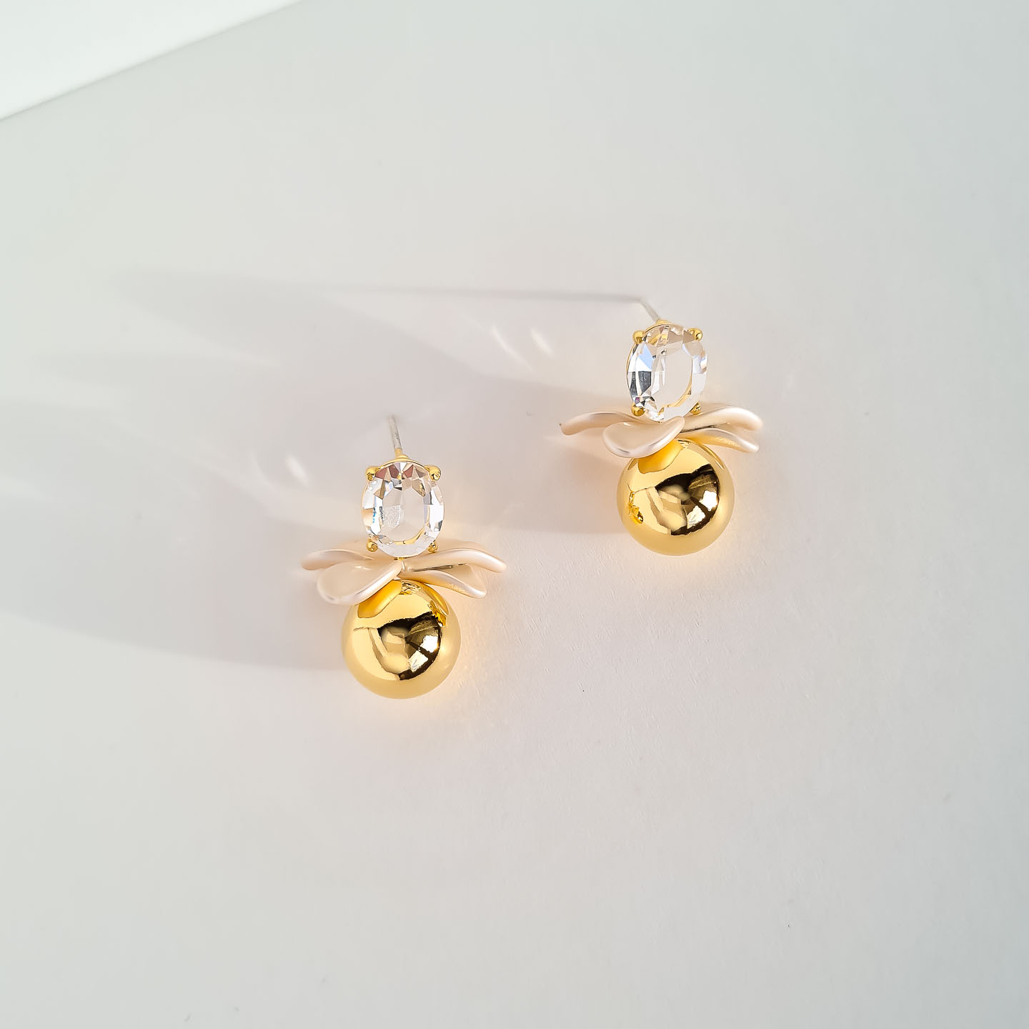 Серьги NUANCE цветочный блеск с кристаллами в золоте