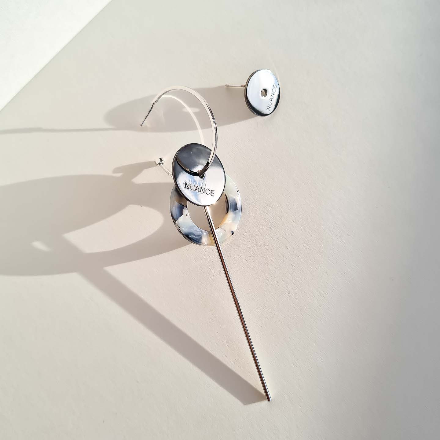 Серьги NUANCE серебристые медальки асимметрия