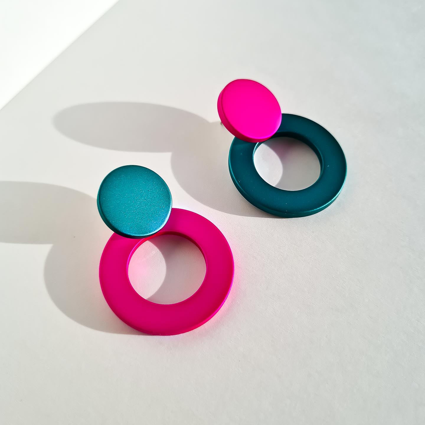 Серьги NUANCE серебристые геометричные двухцветные кольца