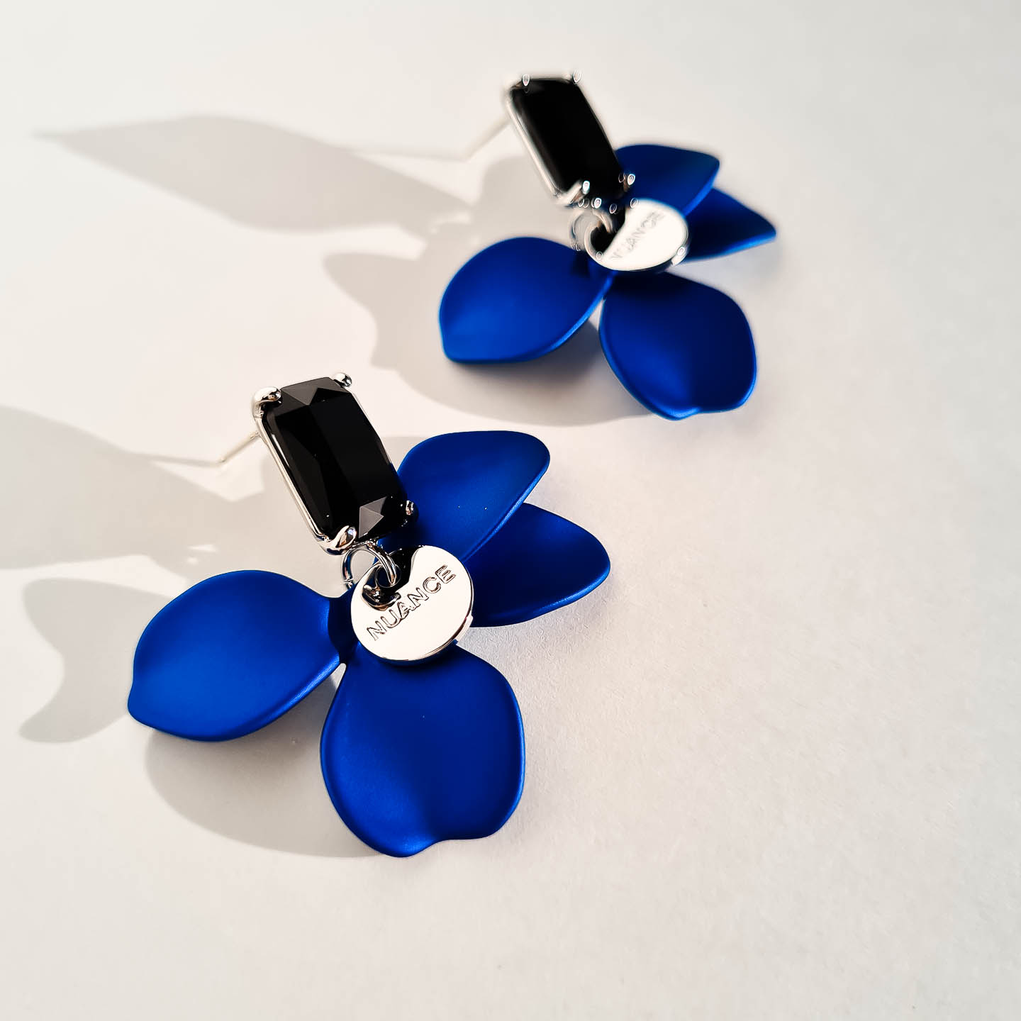 Серьги NUANCE серебристые синие цветы с кристаллами
