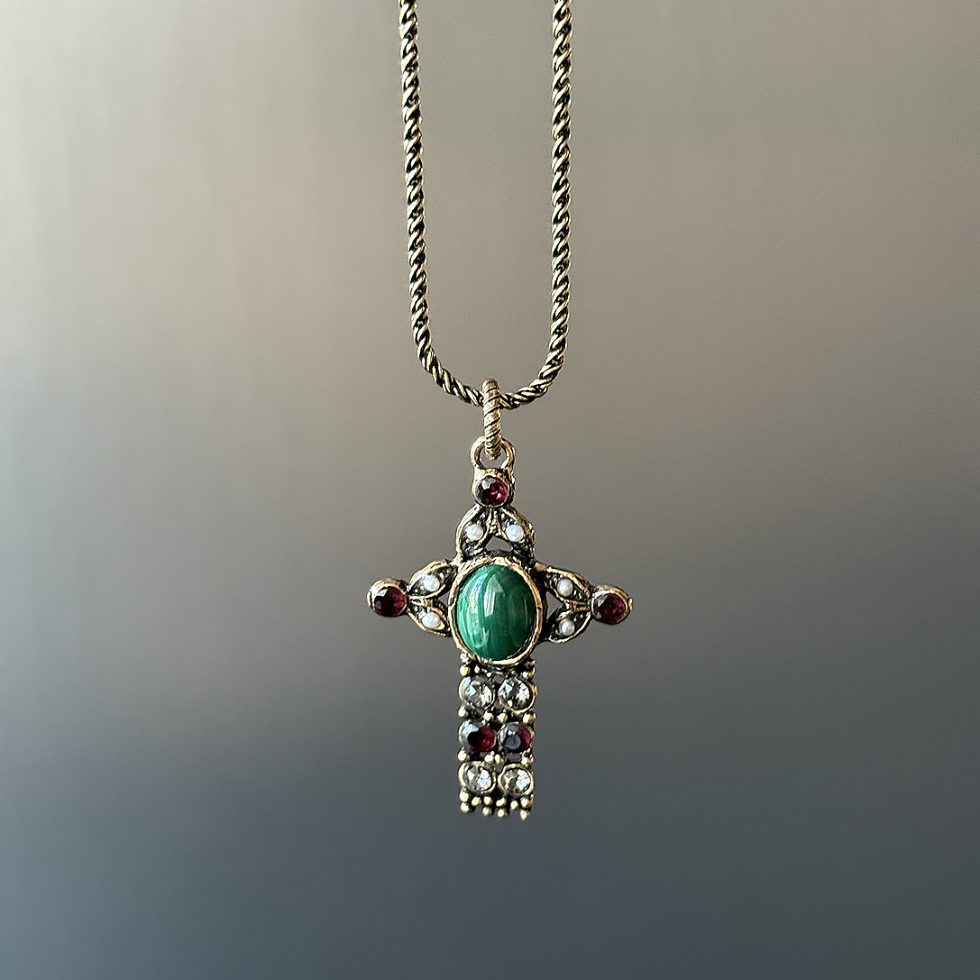 Колье  ALCOZER & J  c малахитом, гранатом, жемчугом и Swarovski