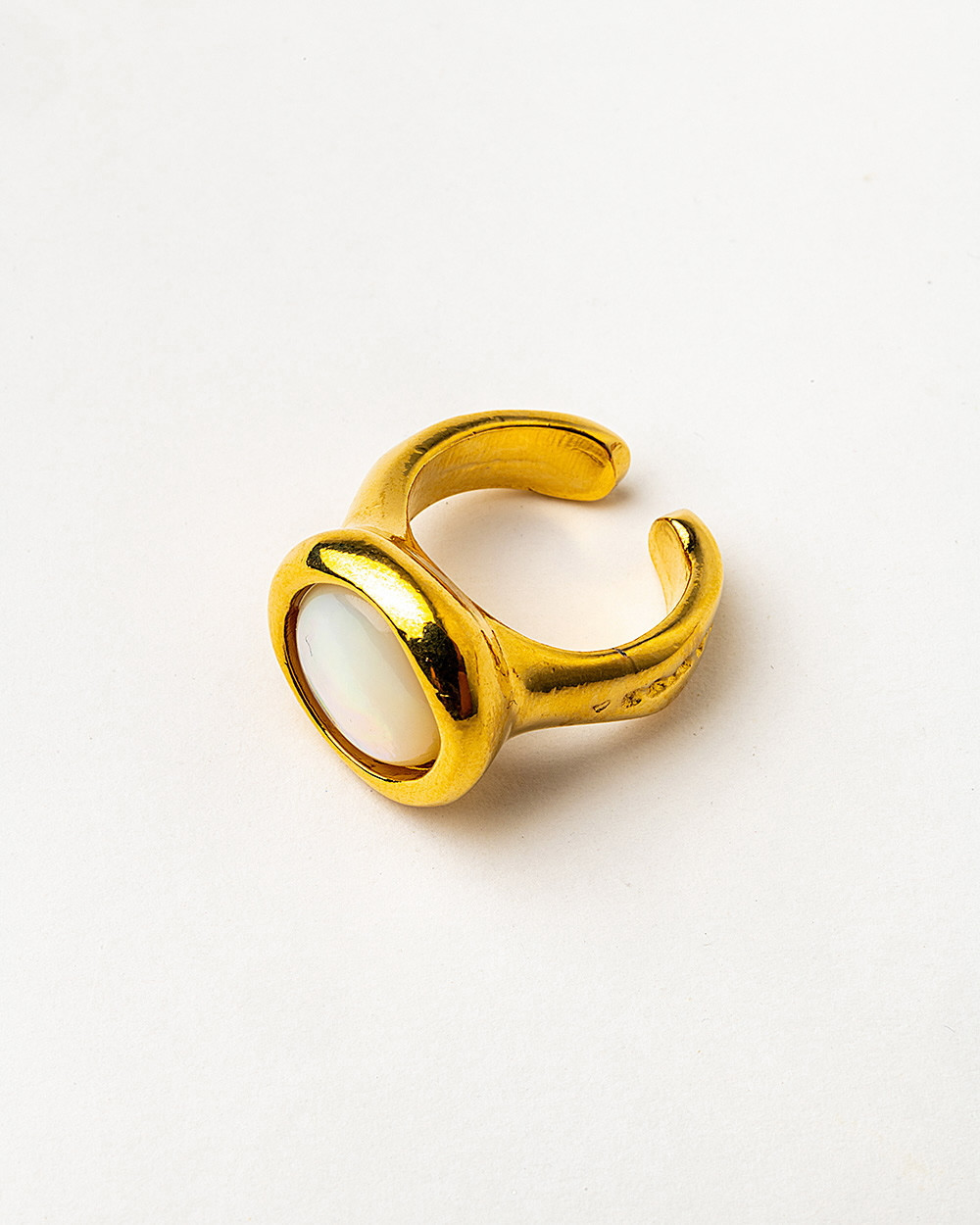 Кольцо Velatti R-111-038 с перламутром