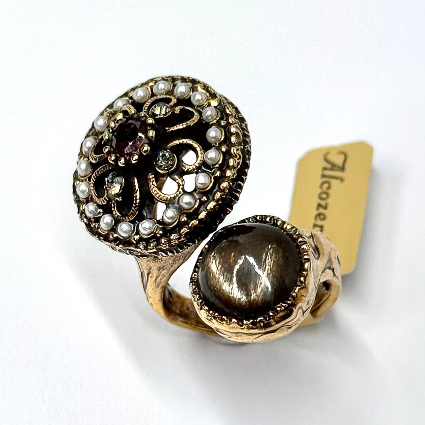 Кольцо  ALCOZER & J  с обсидианом, гранатом, жемчугом и Swarovski