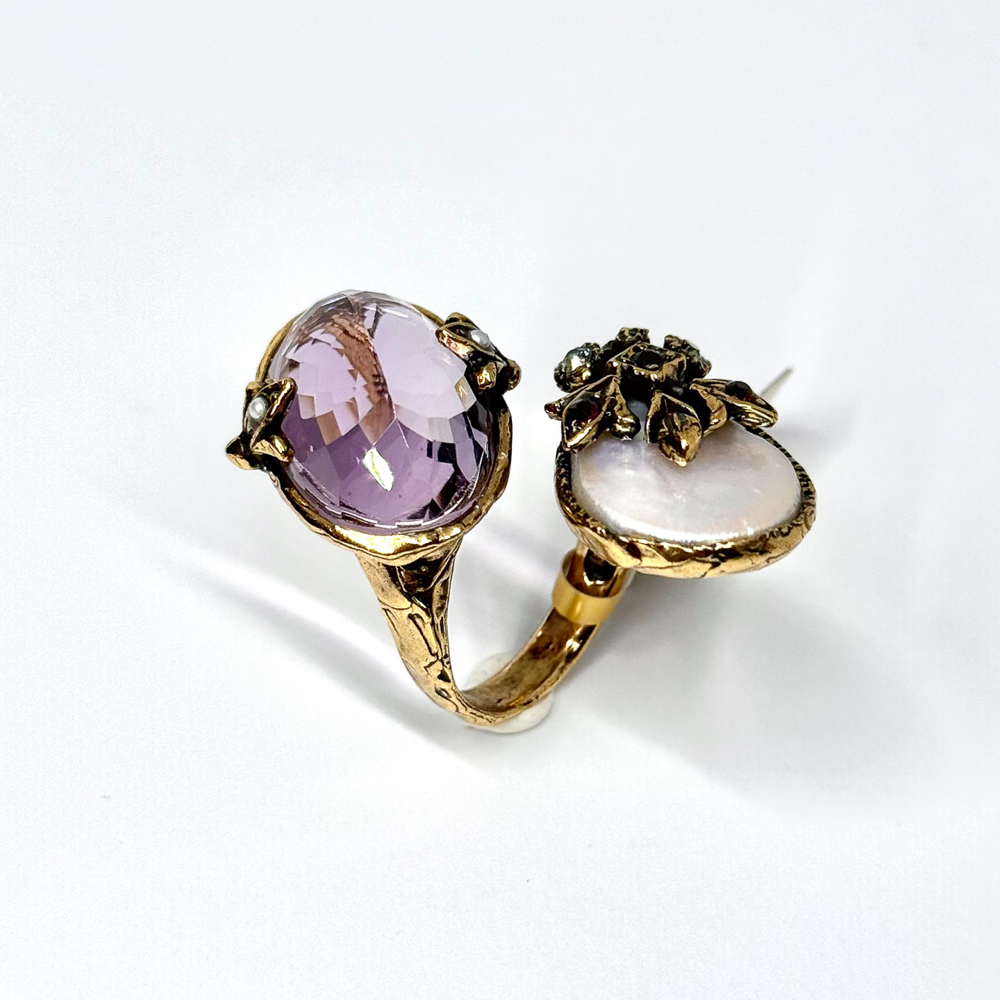 Кольцо с аметистом, жемчугом, сапфиром и Swarovski ALCOZER & J A138CU24