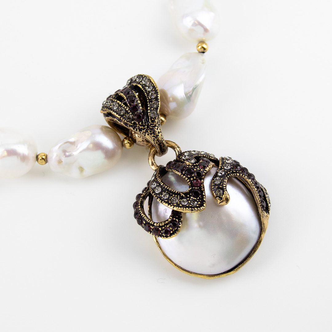 Колье ALCOZER & J с барочным жемчугом, гранатом и Swarovski