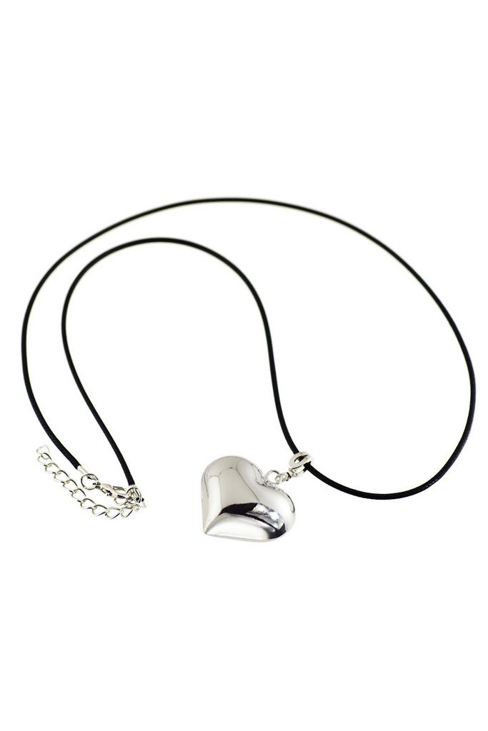 Колье Love Story с серебристой подвеской-сердцем на шнурке