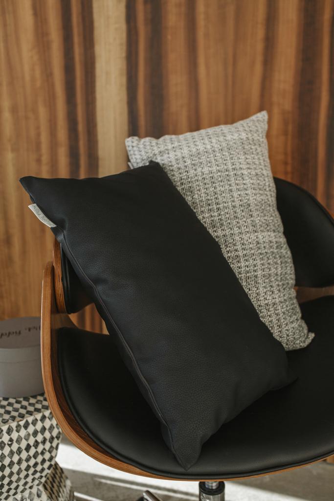 Подушка декоративная "Black "