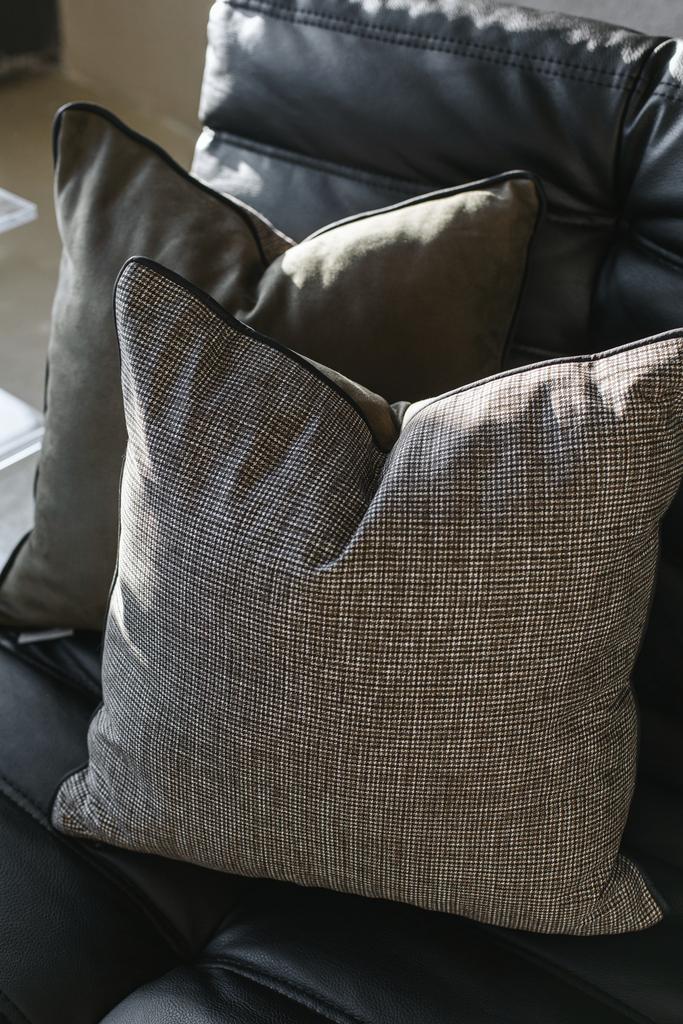 Подушка декоративная "Men's history"