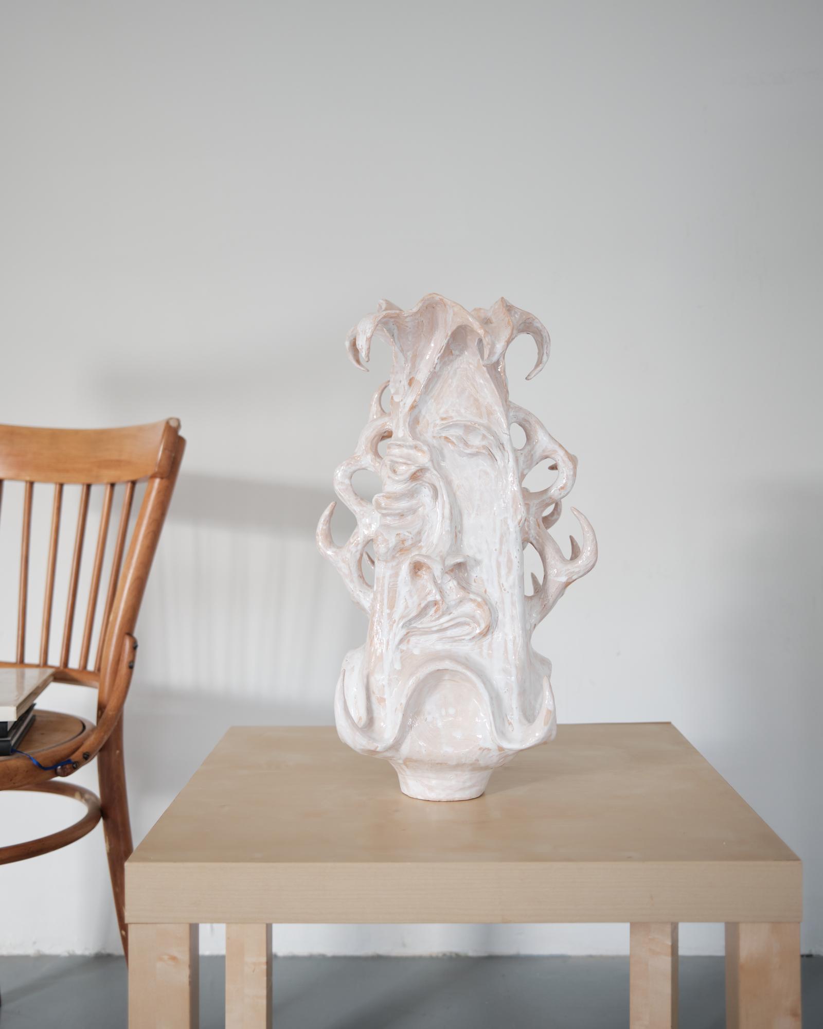 Скульптура Соня Чудомище