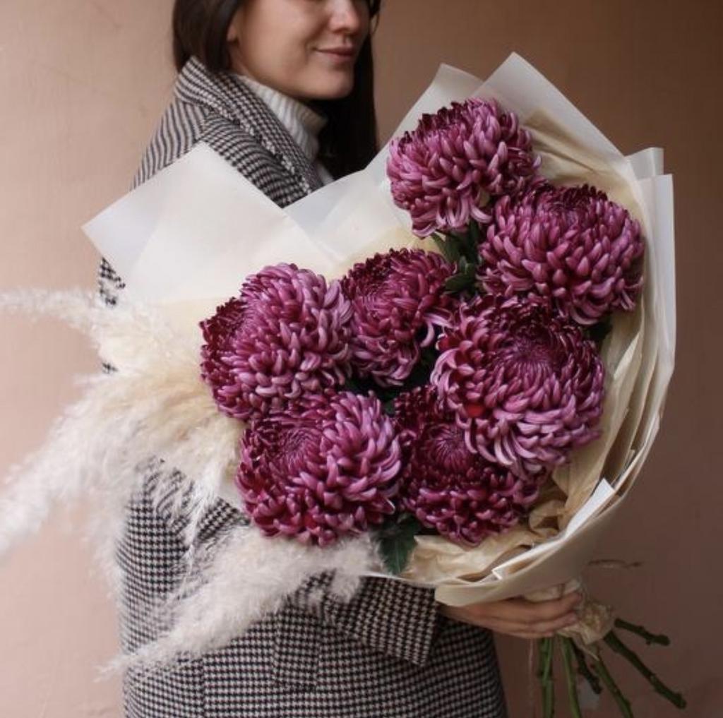 Пышный букет - Хризантемы Бигуди с пампасной травой