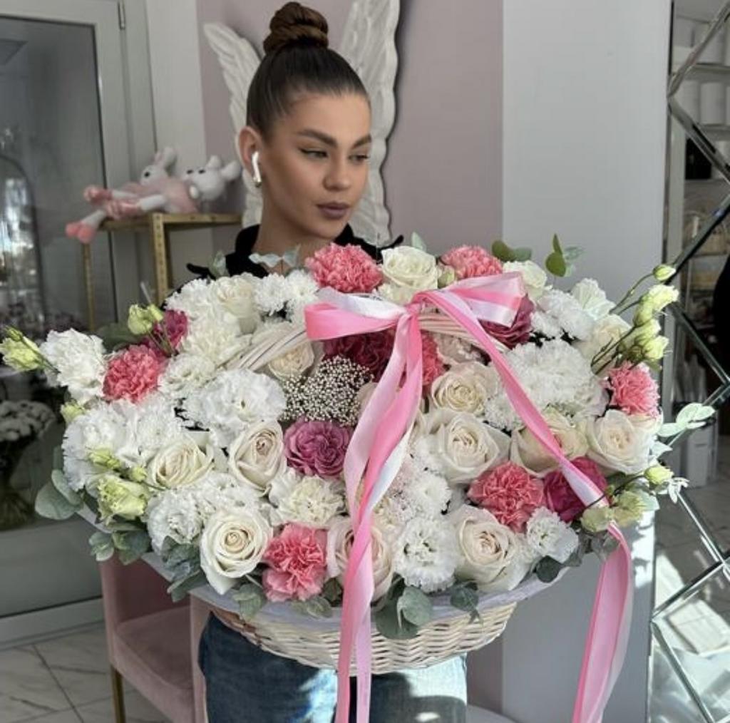 Корзина с цветами «Наслаждение»