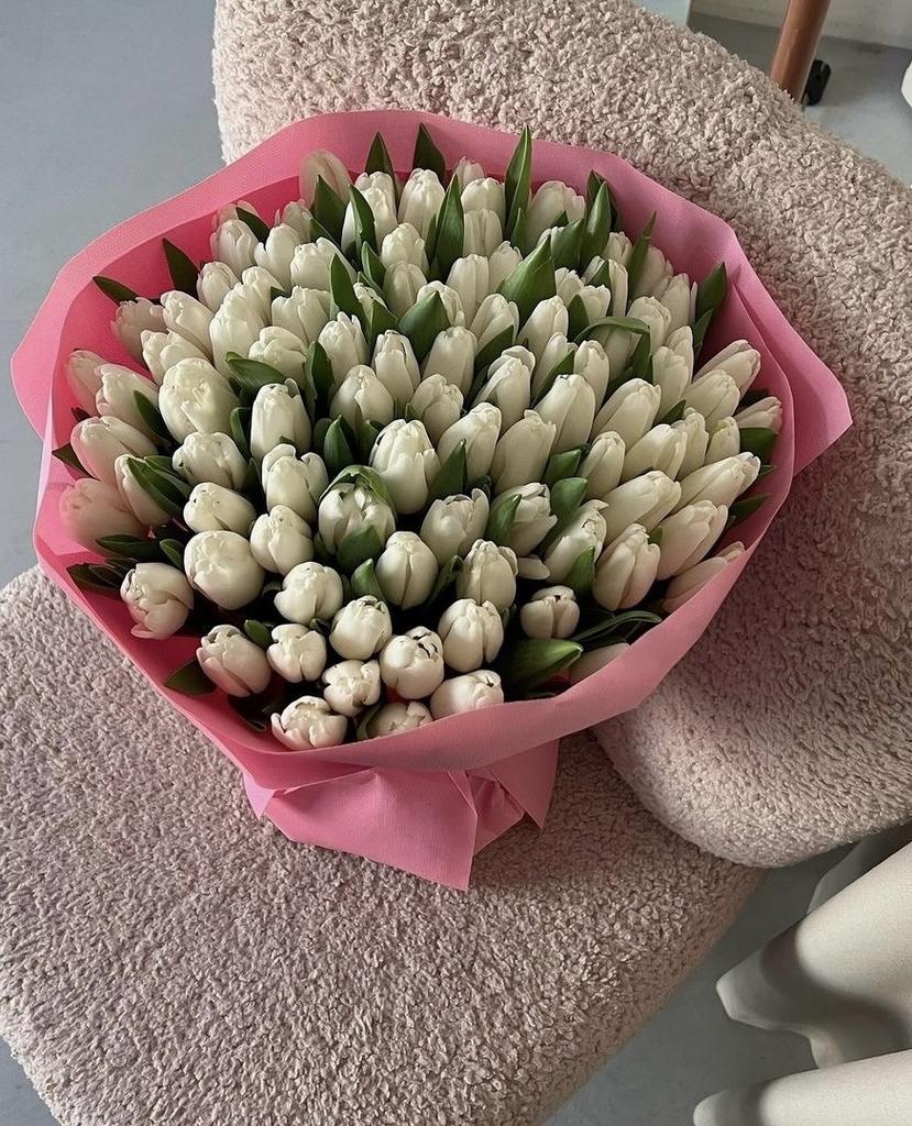 Букет 101 белый тюльпан