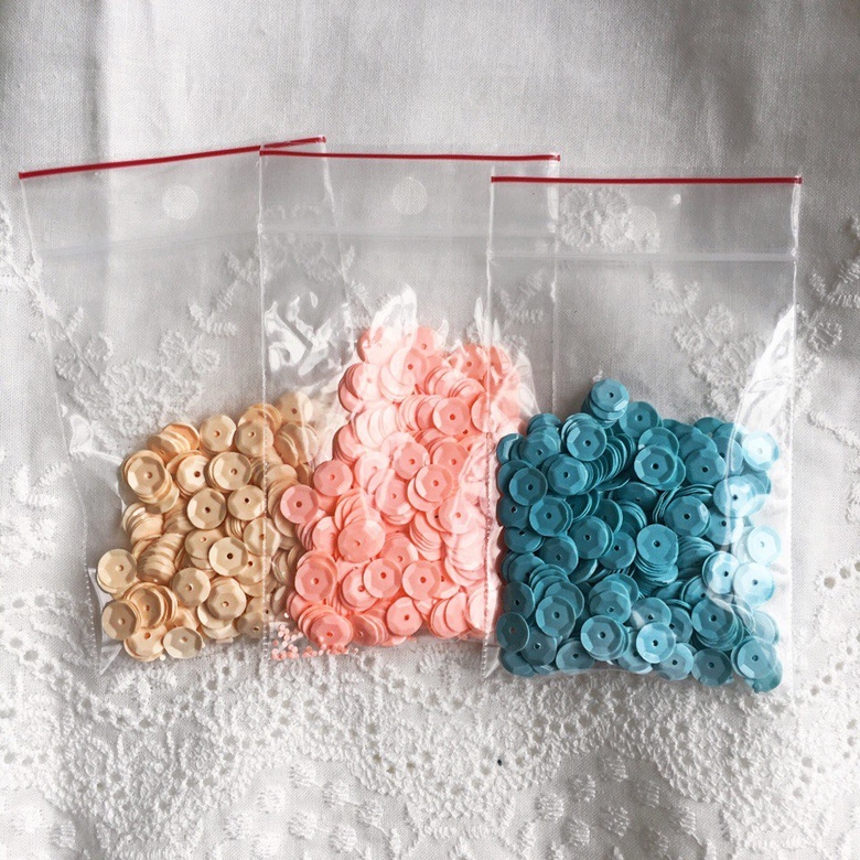 пайетки в ассортименте