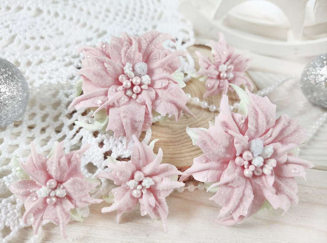 Набор цветов "Пуансенттии" розовые с напылением под иней