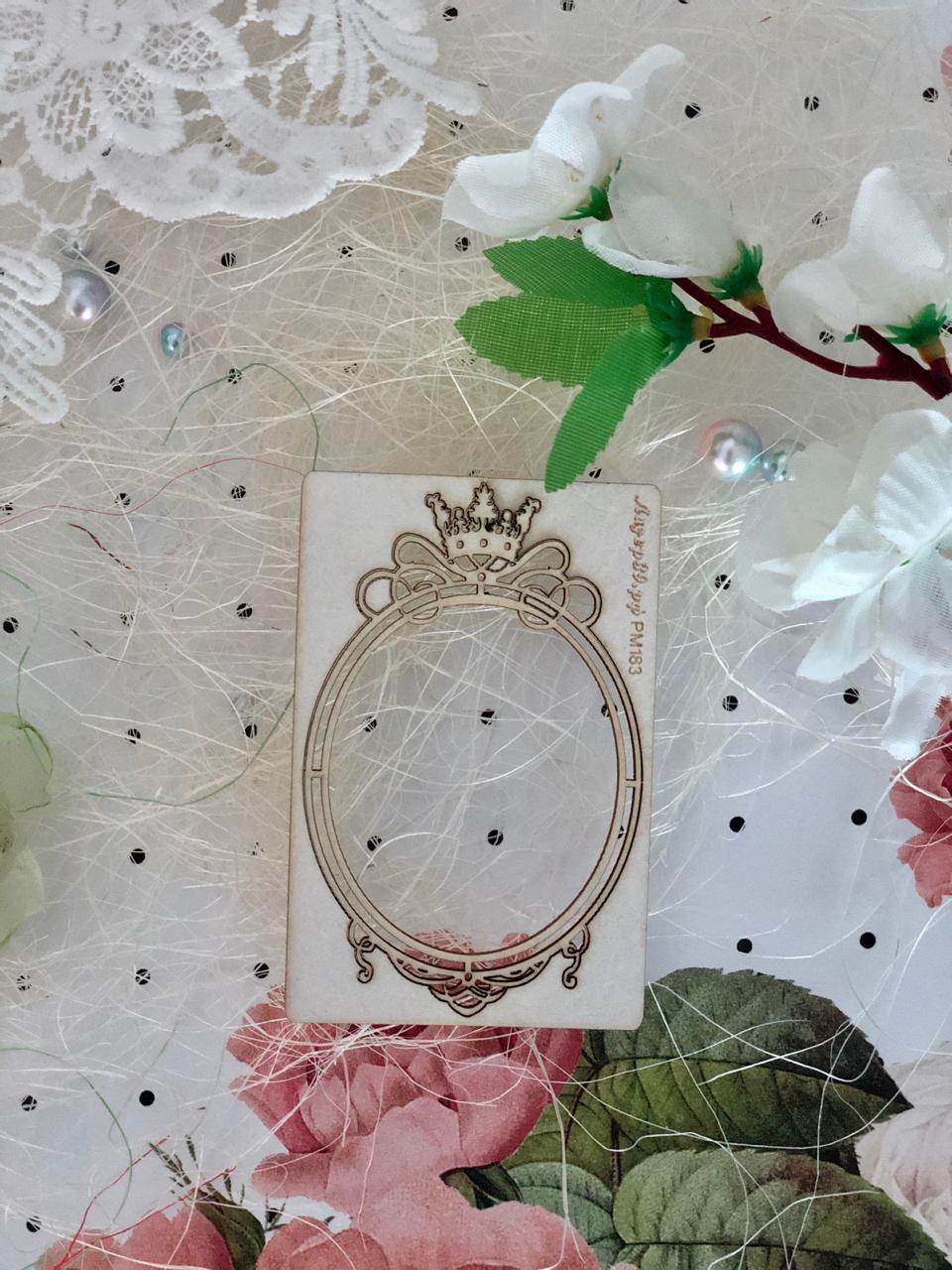 Чипборд «рамка овальная с короной»