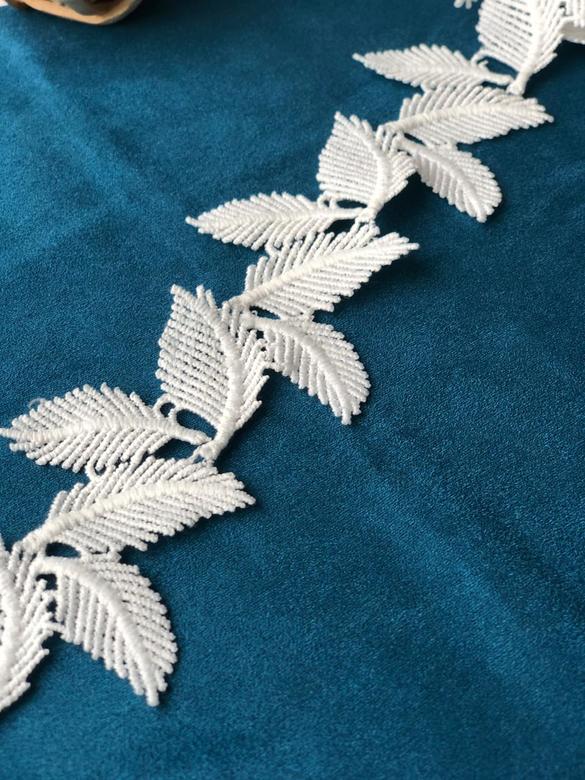 Кружево К-21 ажурные листочки без блеска Ширина 5 см /отрез 45 см