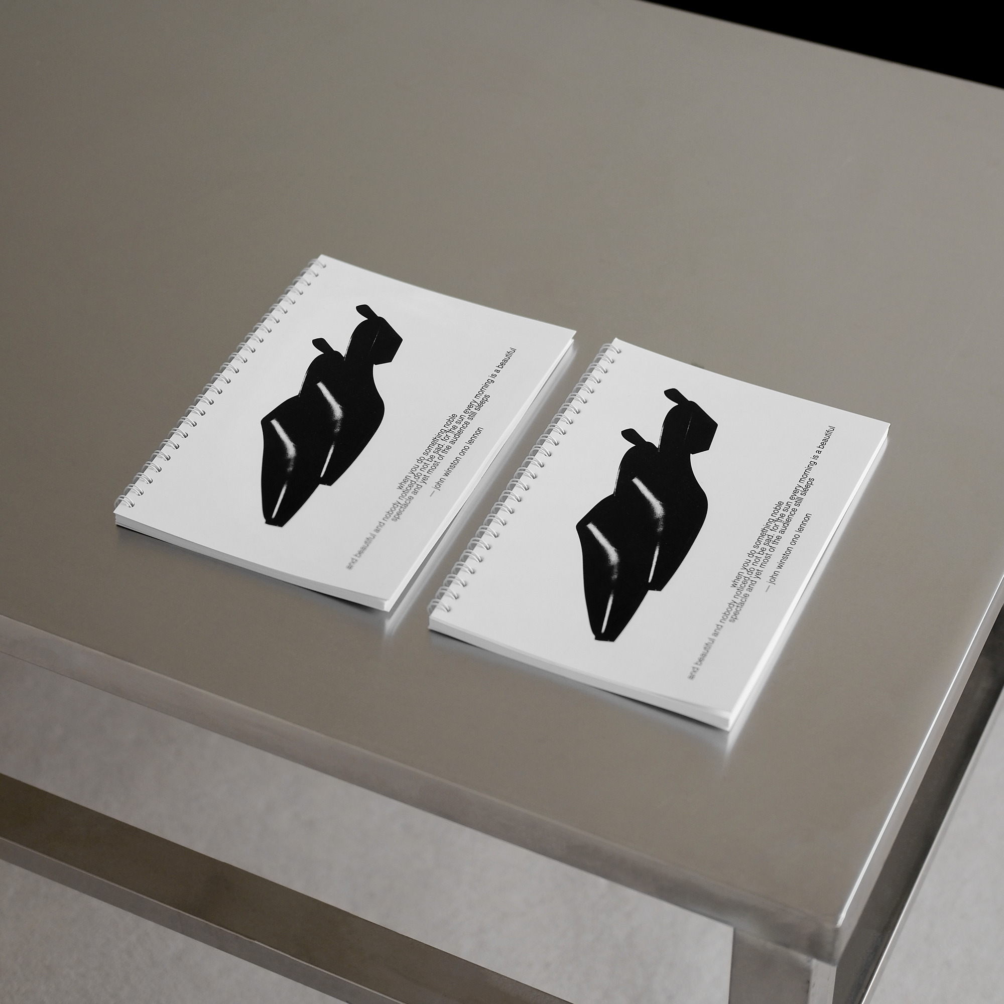 блокнот "если вы делаете что-то прекрасное и возвышенное, а этого никто не замечает - не расстраивайтесь: солнце каждое утро устраивает прекрасное зрелище"