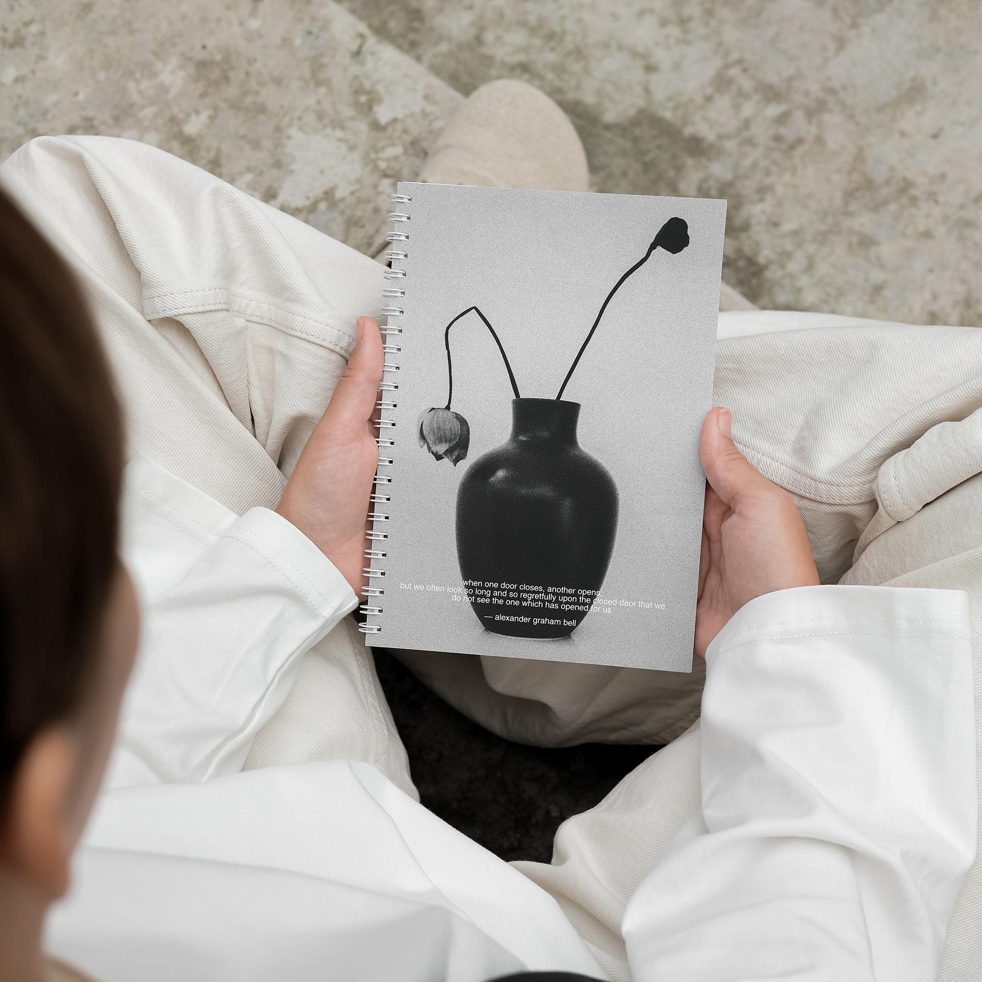 блокнот "когда закрывается одна дверь, всегда открывается другая"