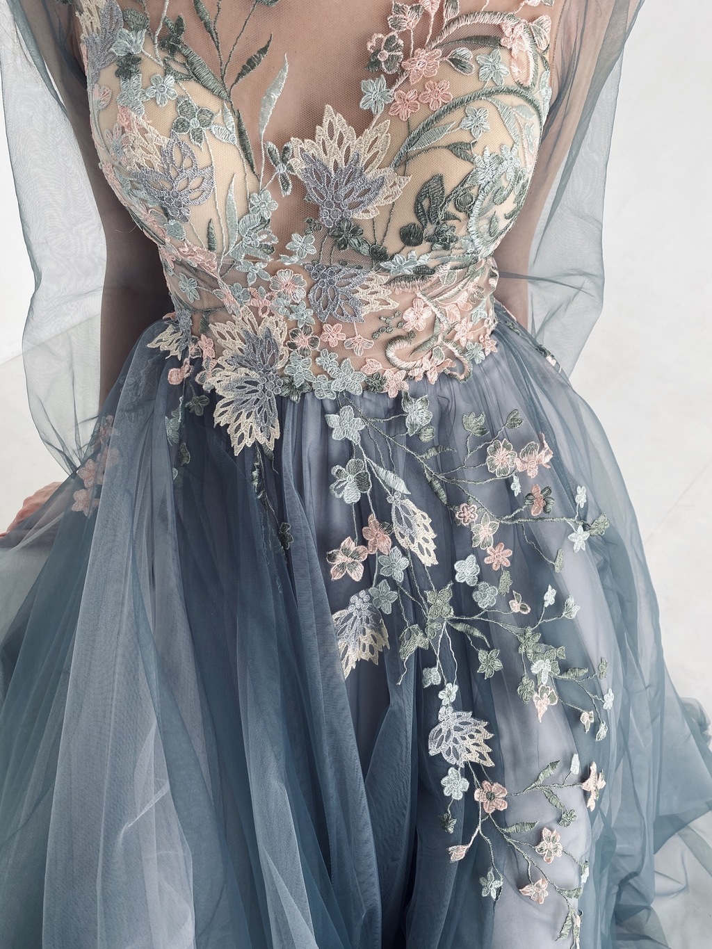 Вечернее платье SOLO