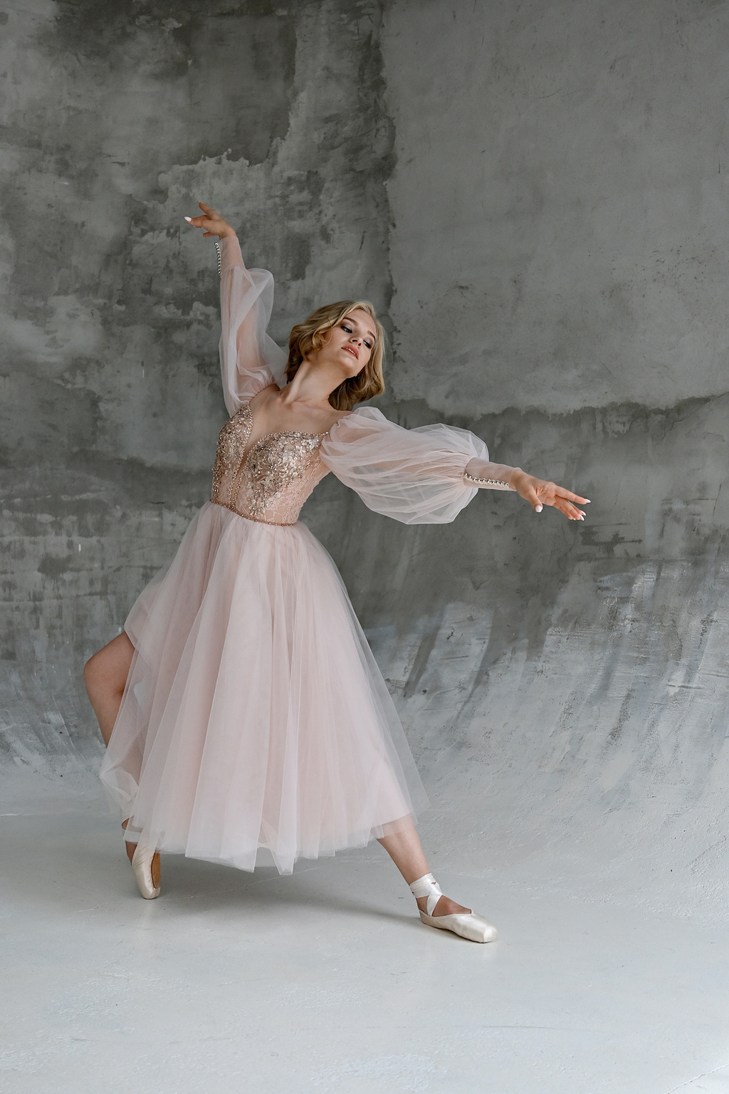 Фатиновое платье LILI в пудре