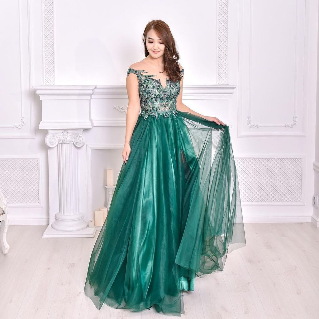 Вечернее платье LEILA длинное в изумруде