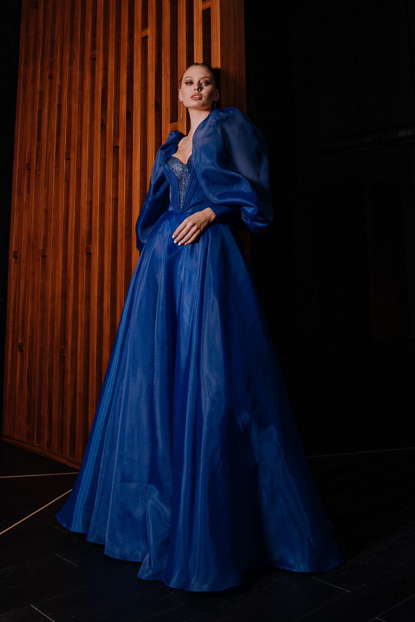 Вечернее платье ROXY длинное в синем с рукавами на манжете