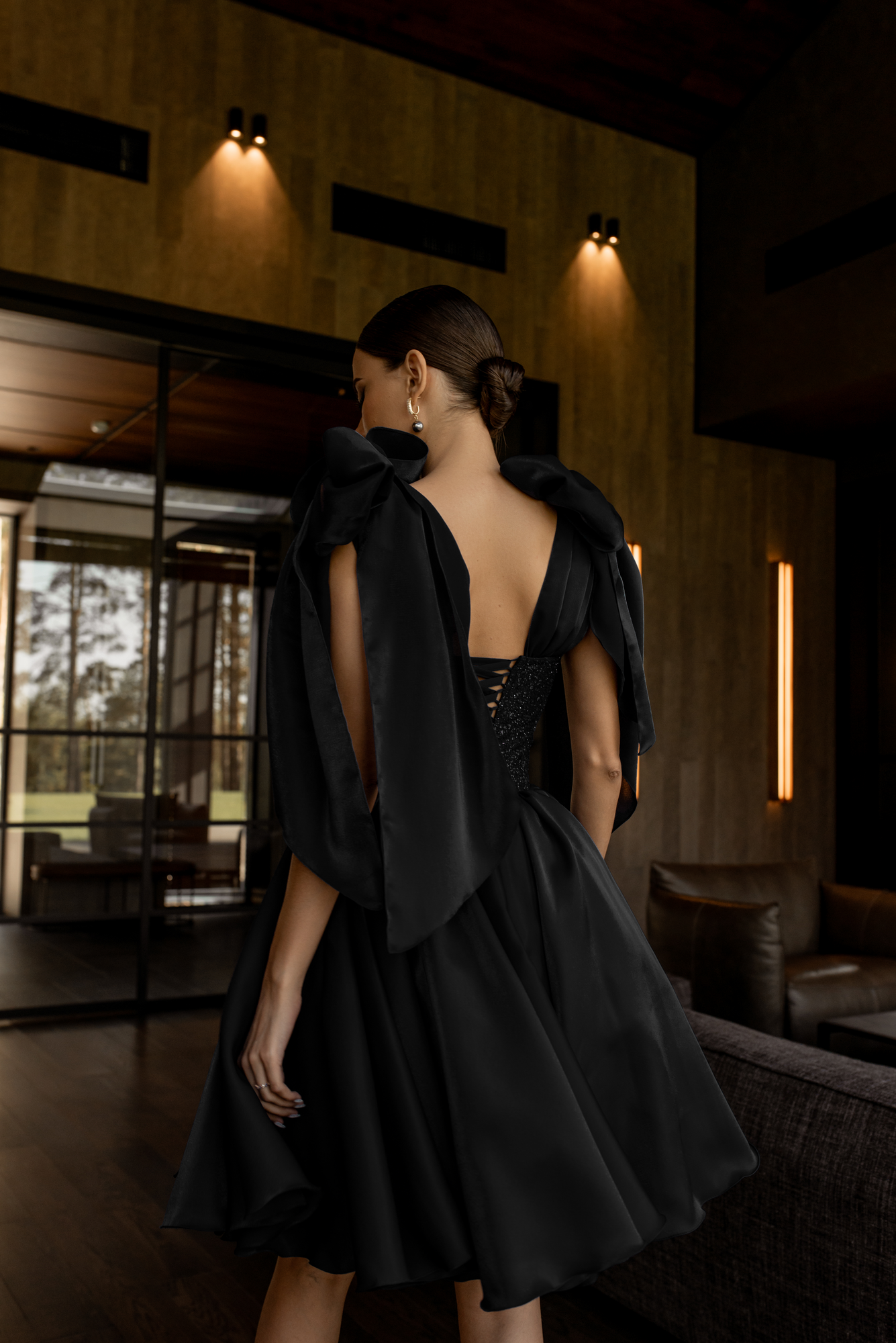 Коктельное платье EMBRA  короткое в черном