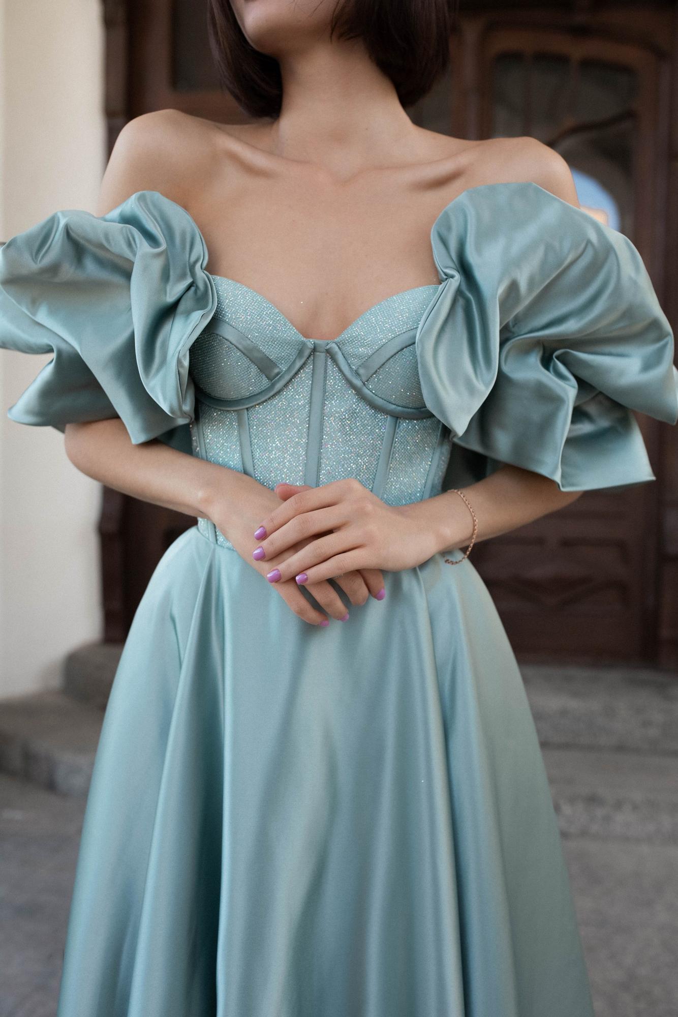 Атласное платье MOKSI  в цвете серый сад