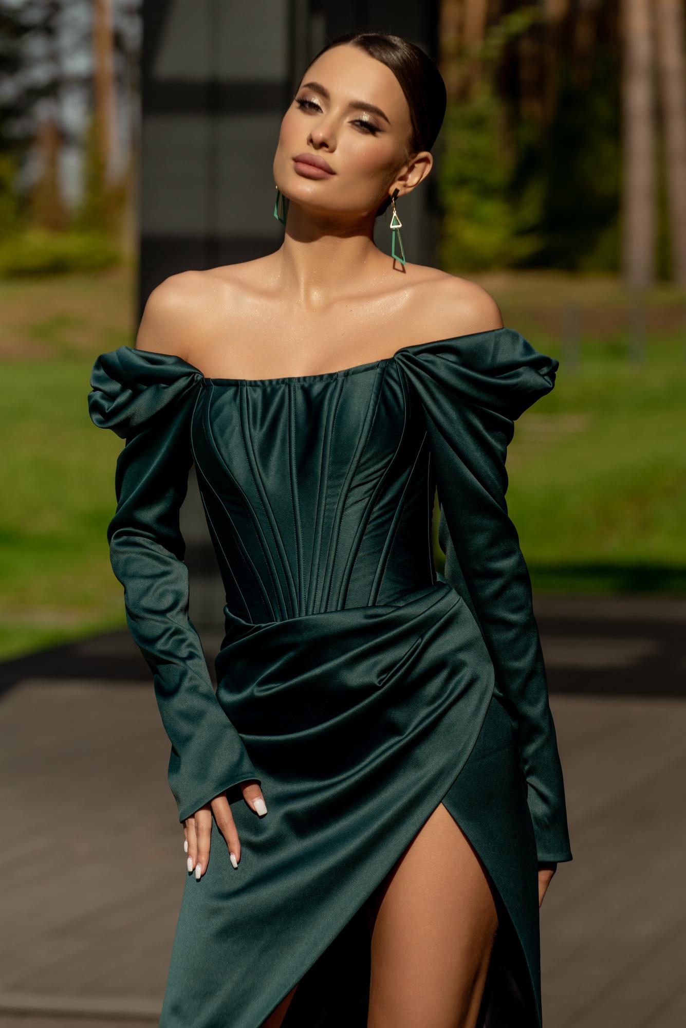 Вечернее платье LORI в длине миди с рукавом цвет изумруд