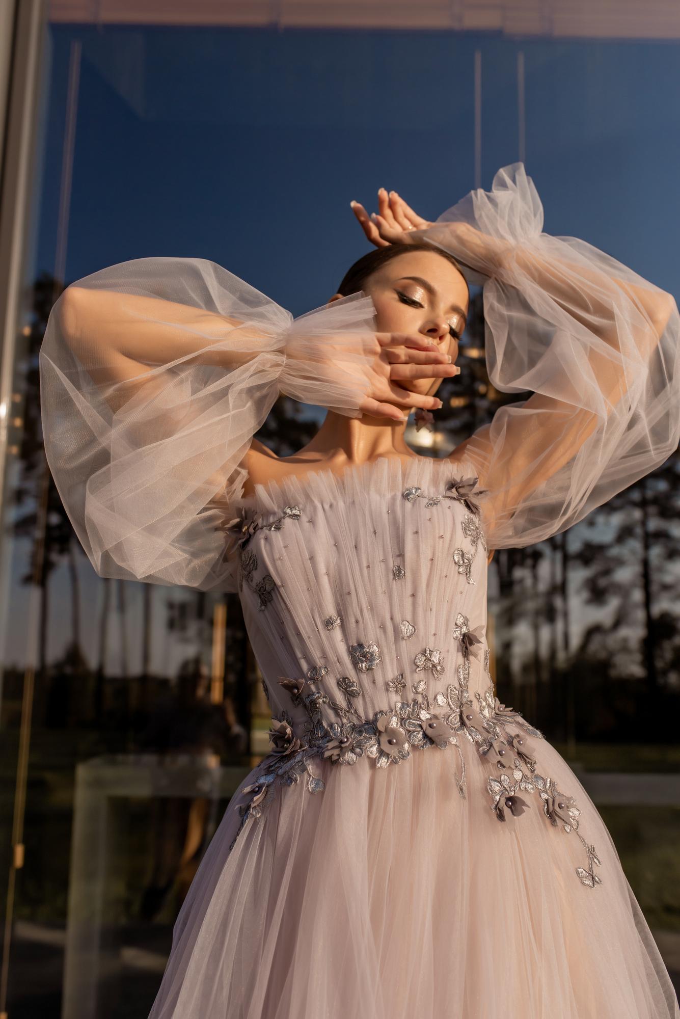 Вечернее платье LATA длинное серо-бежевая лаванда