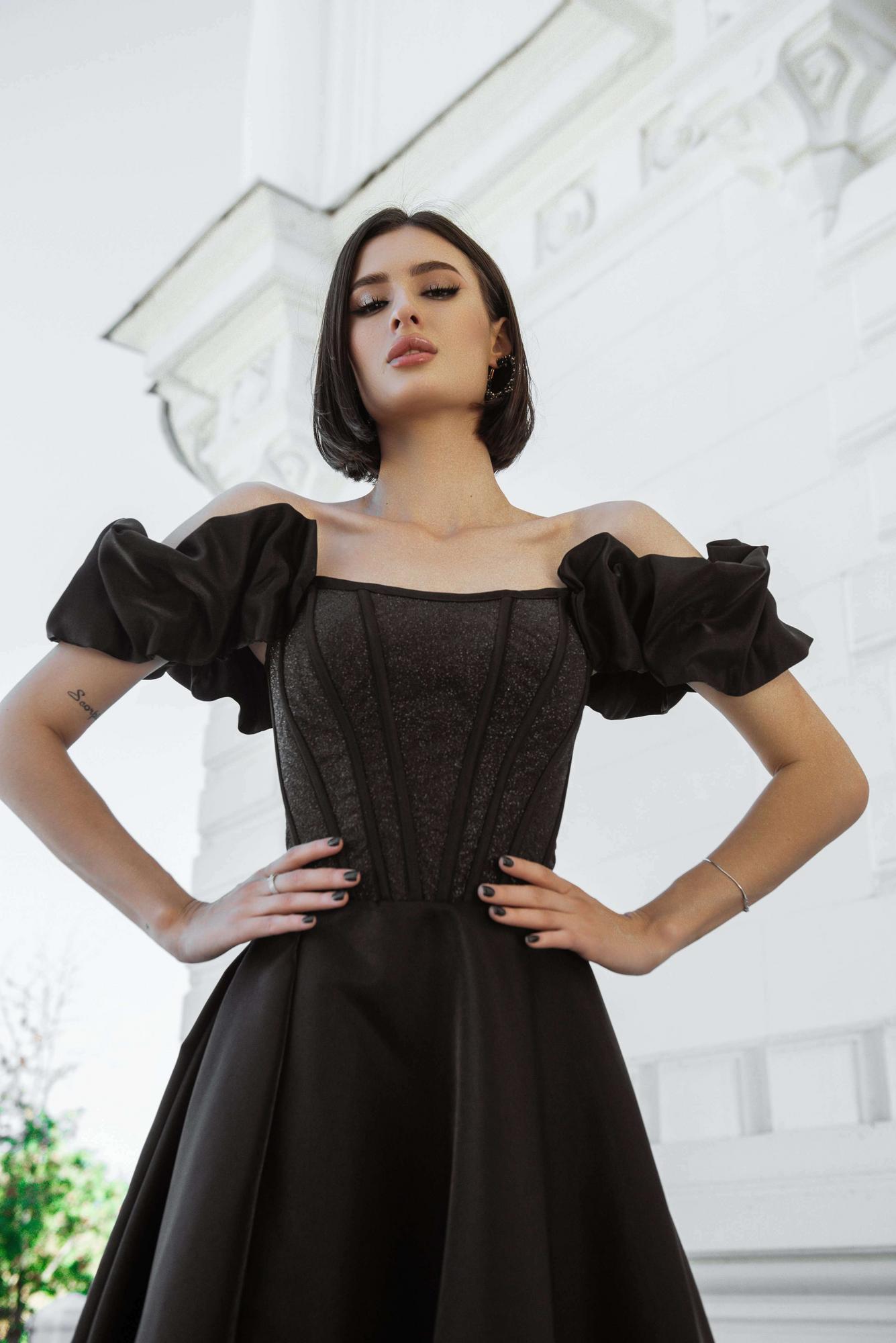 Длинное платье LARA  в черном цвете A - силуэт