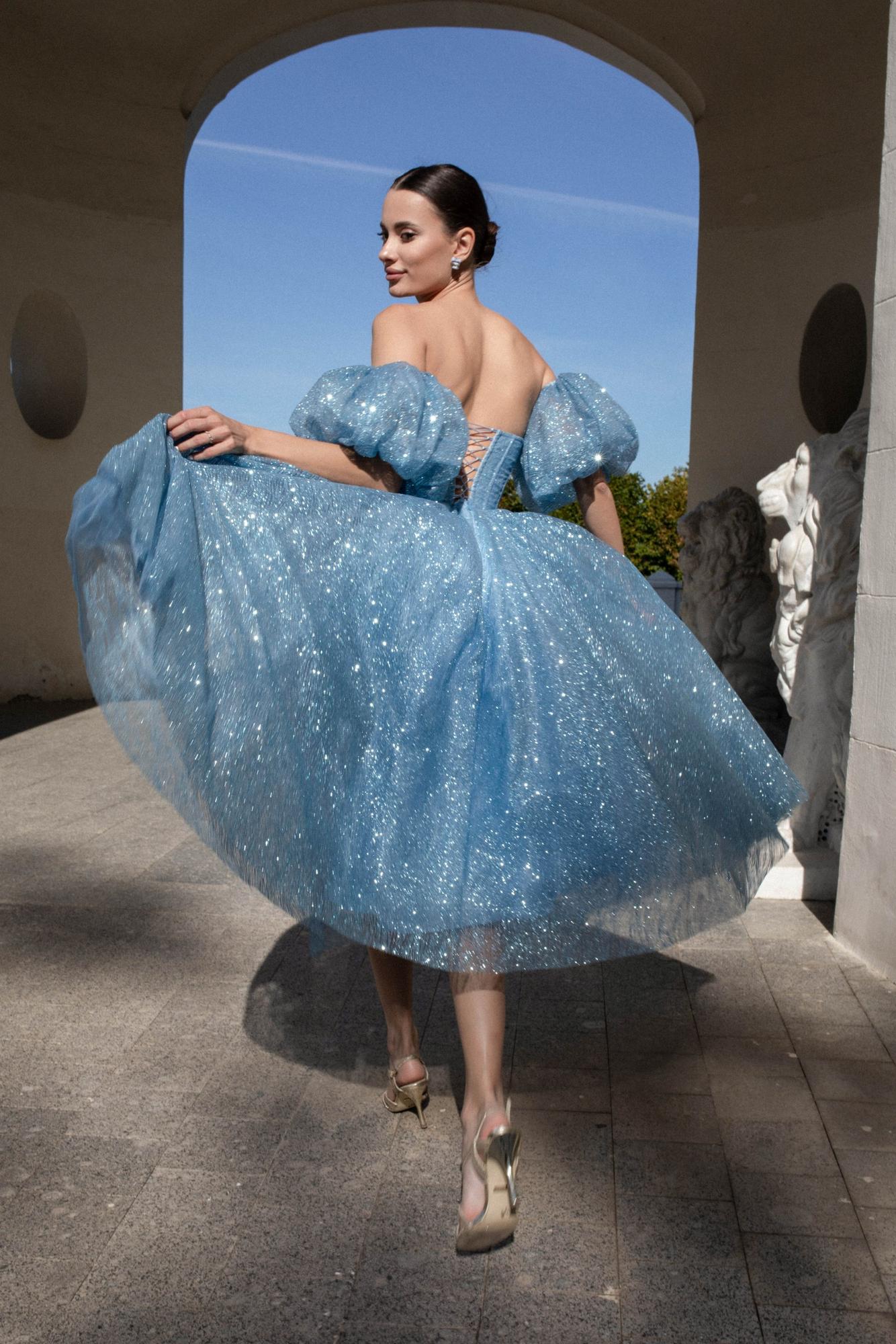 Вечернее платье EMBRA в глиттере голубое