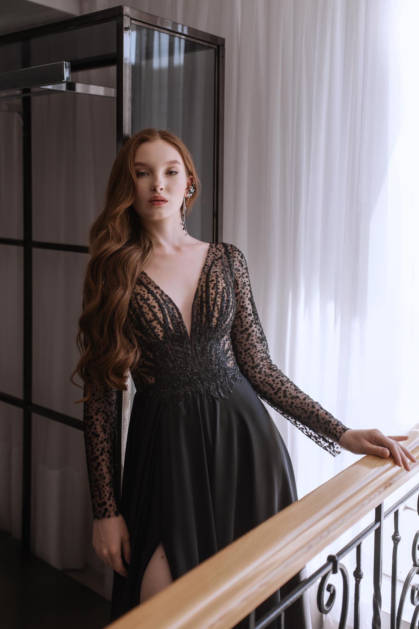 PEARL  в черном атласе