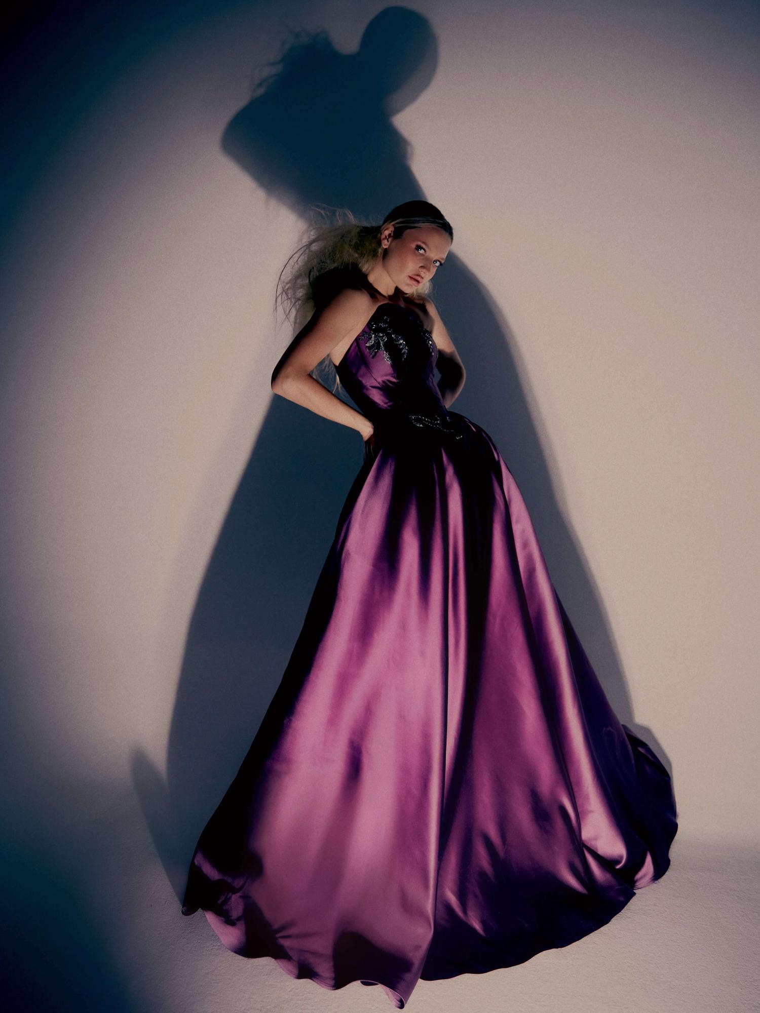 Длинное платье из атласа MADELINE в фиолетовом