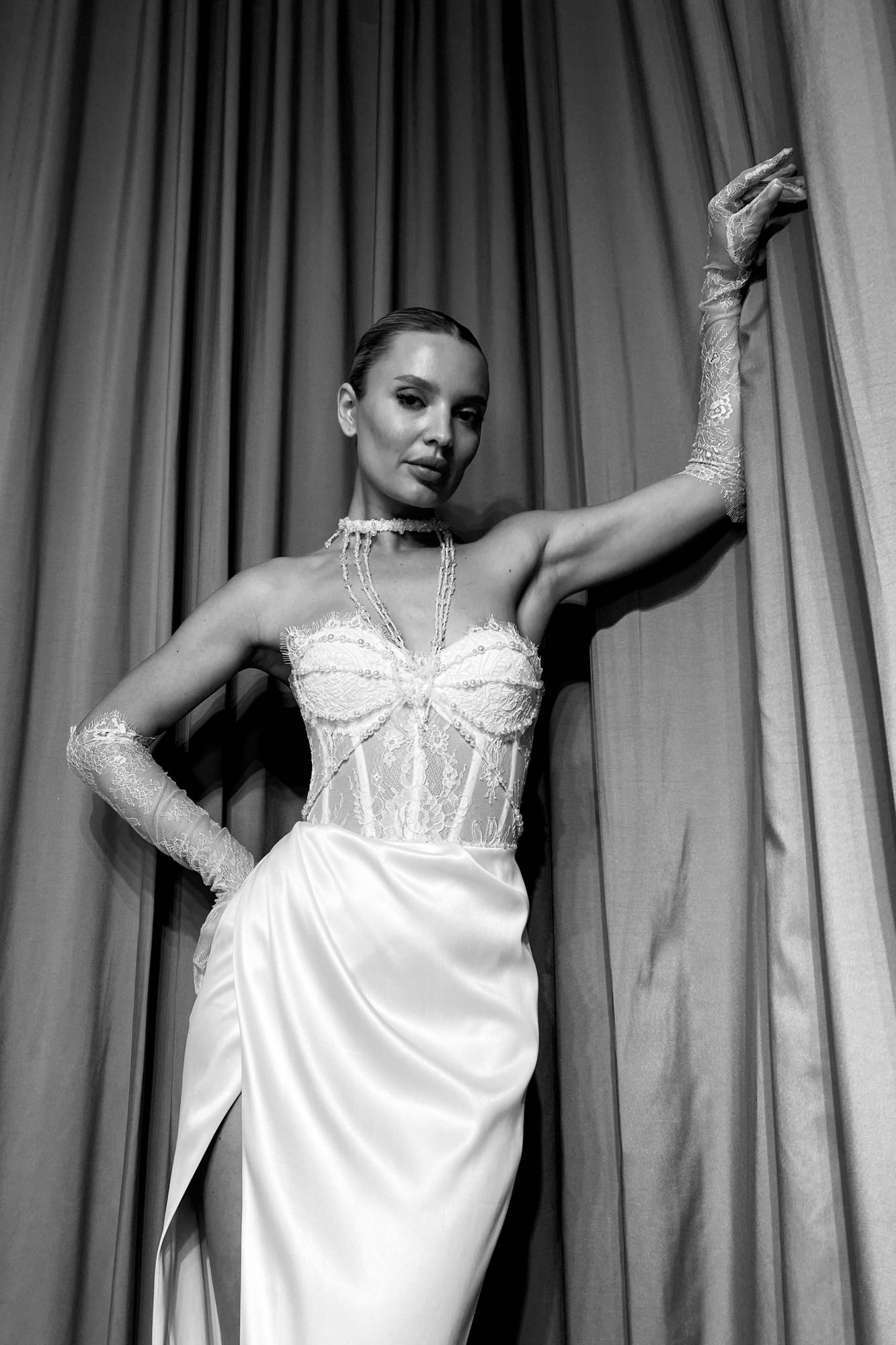 Свадебный салон Тамбов . Свадебное  платье BURMA / БИРМА с перчатками и чекером