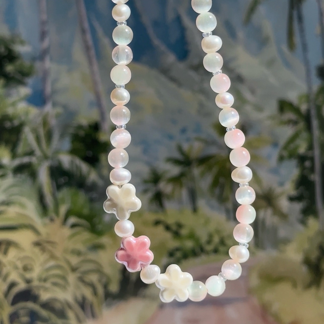 Колье с селенитом MOON LEI