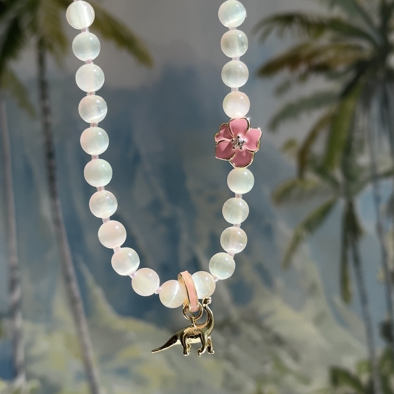 Колье с селенитом LEI DINOS WAIKIKI