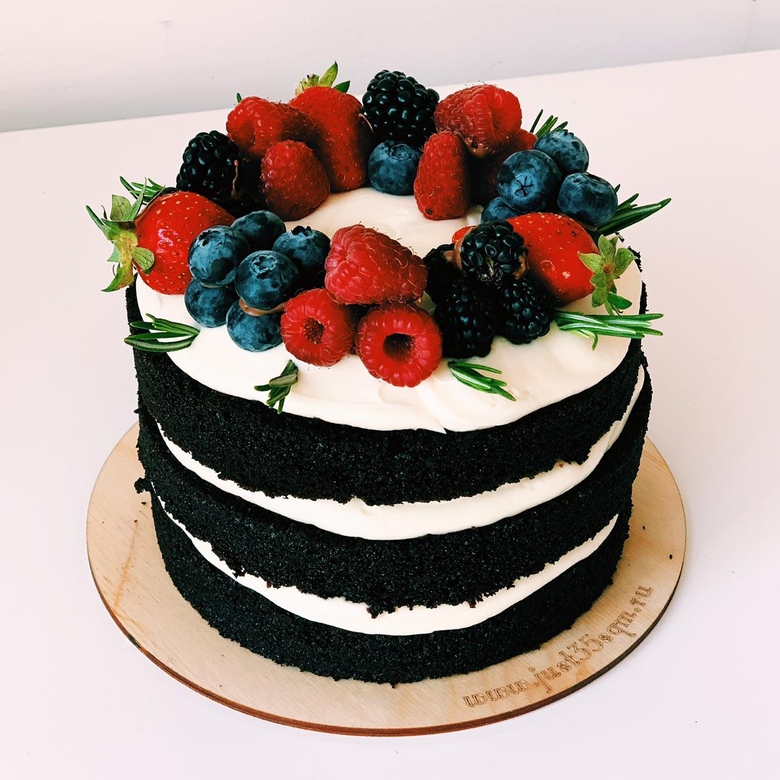 Открытый шоколадный торт