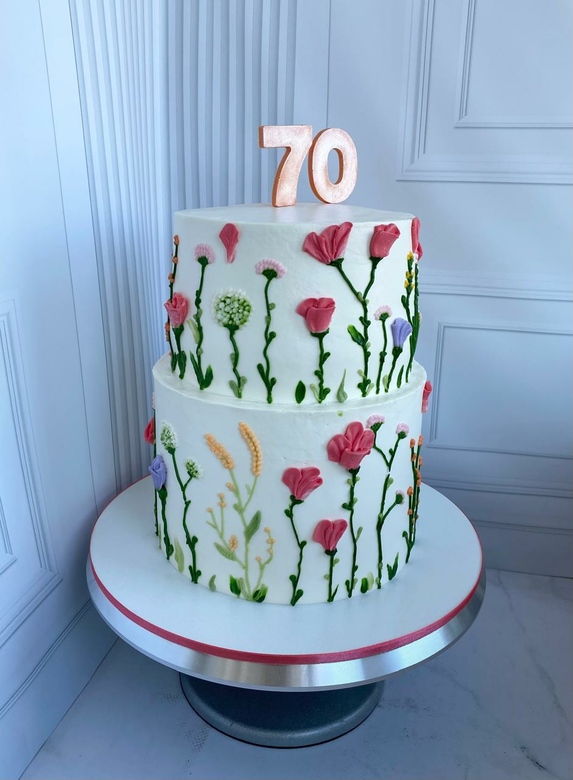 торт с цветами из крема