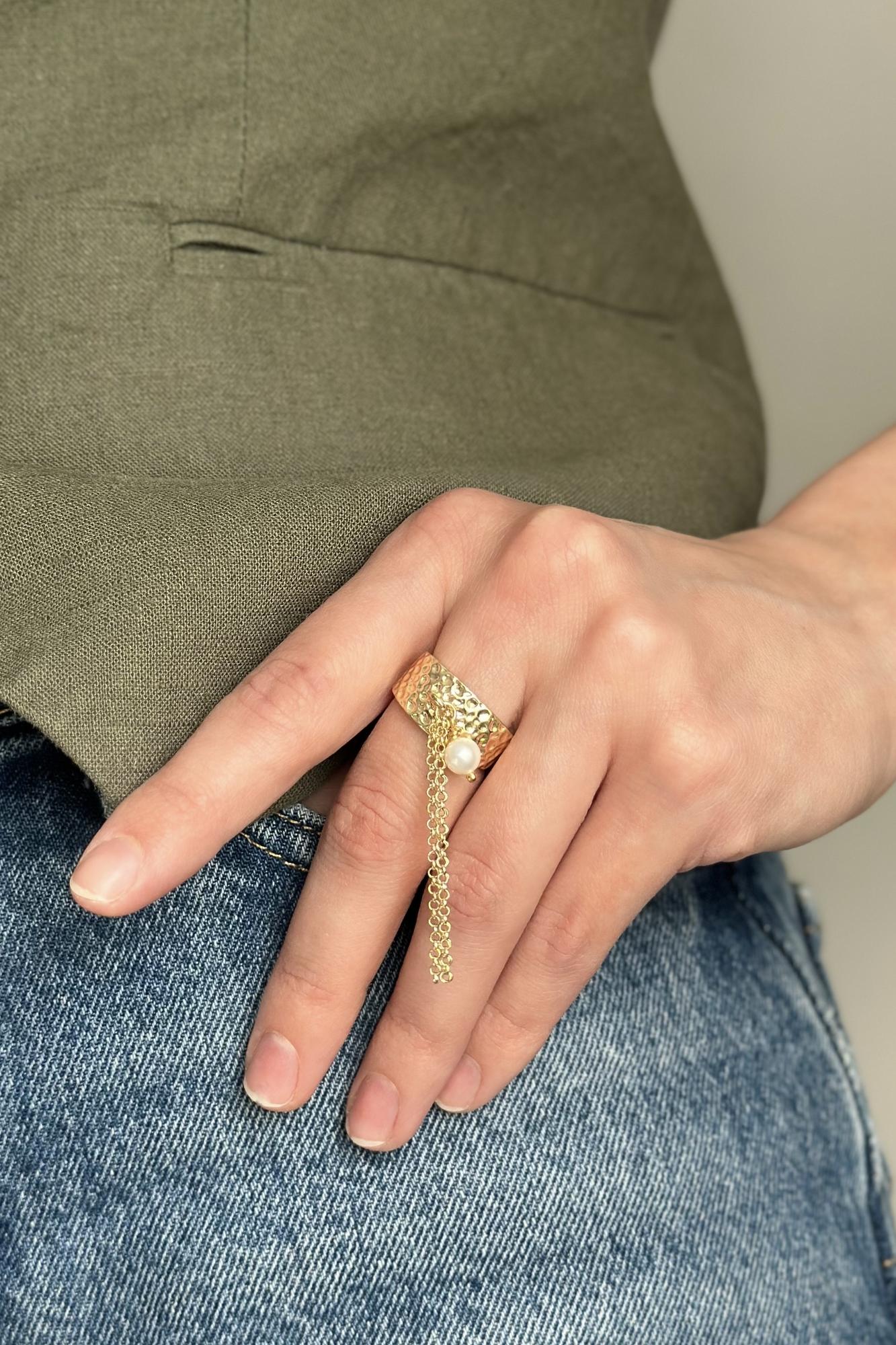 Кольцо с кисточкой Pearl