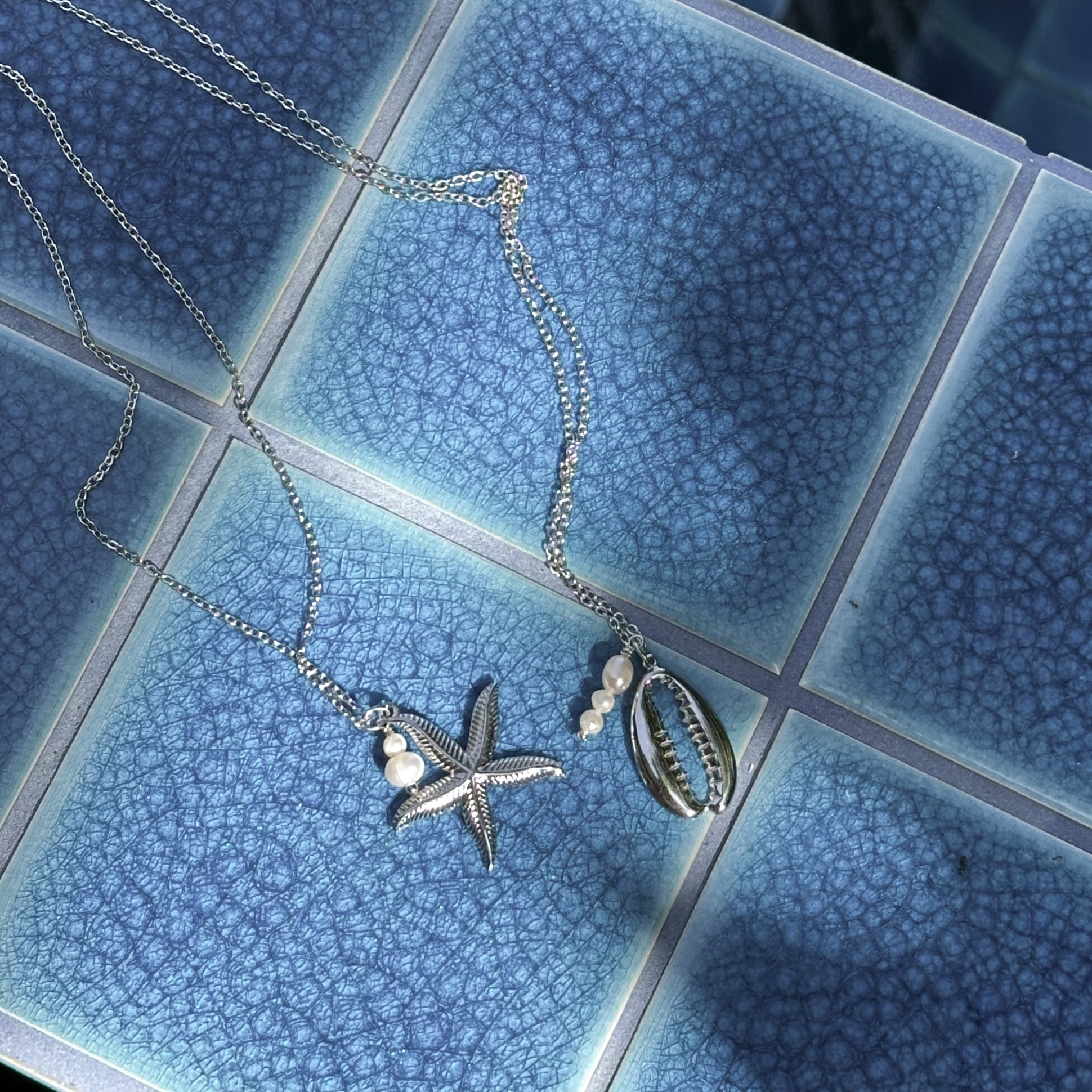 Подвеска с натуральным жемчугом на цепочке