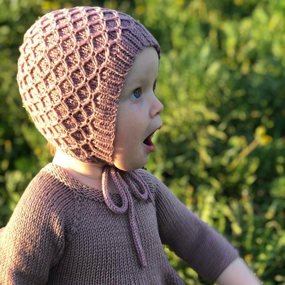 Описание вязания Чепчик "Хризантема"
