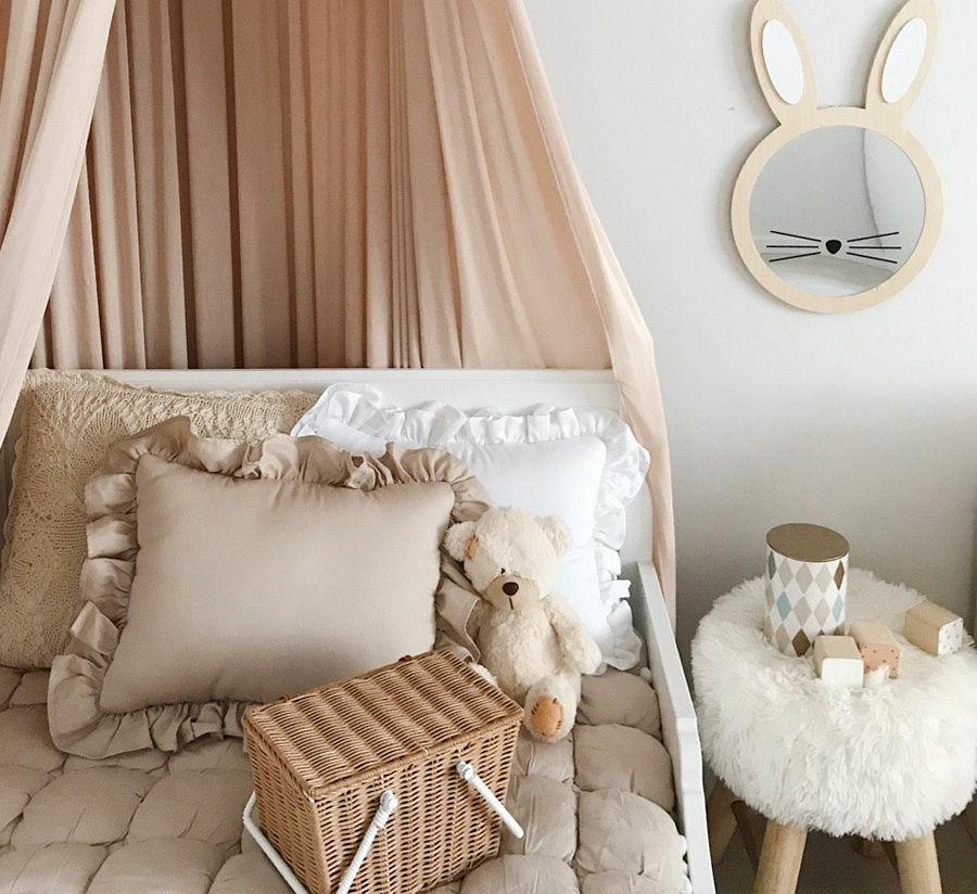 Подушка с рюшей