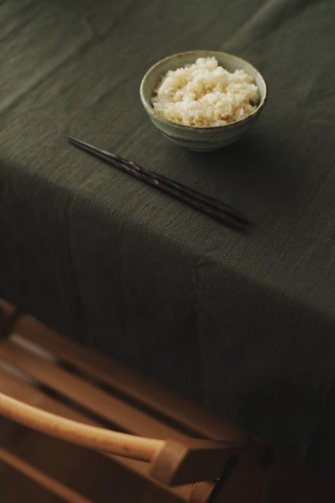 Скатерть из рами темно-зеленая