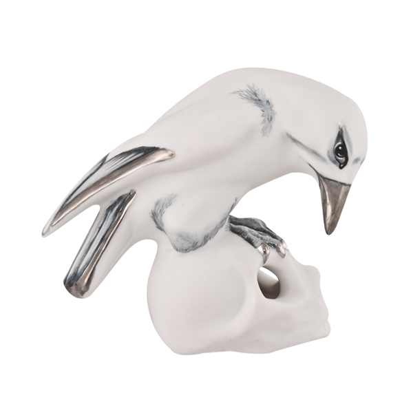 Декорированная скульптура "Ворон"