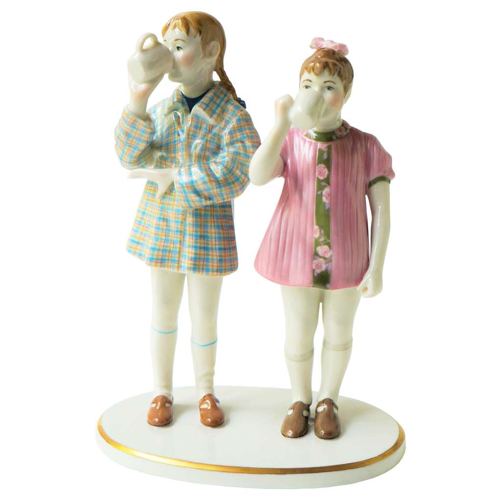 Декорированная скульптура "Квас пьют"