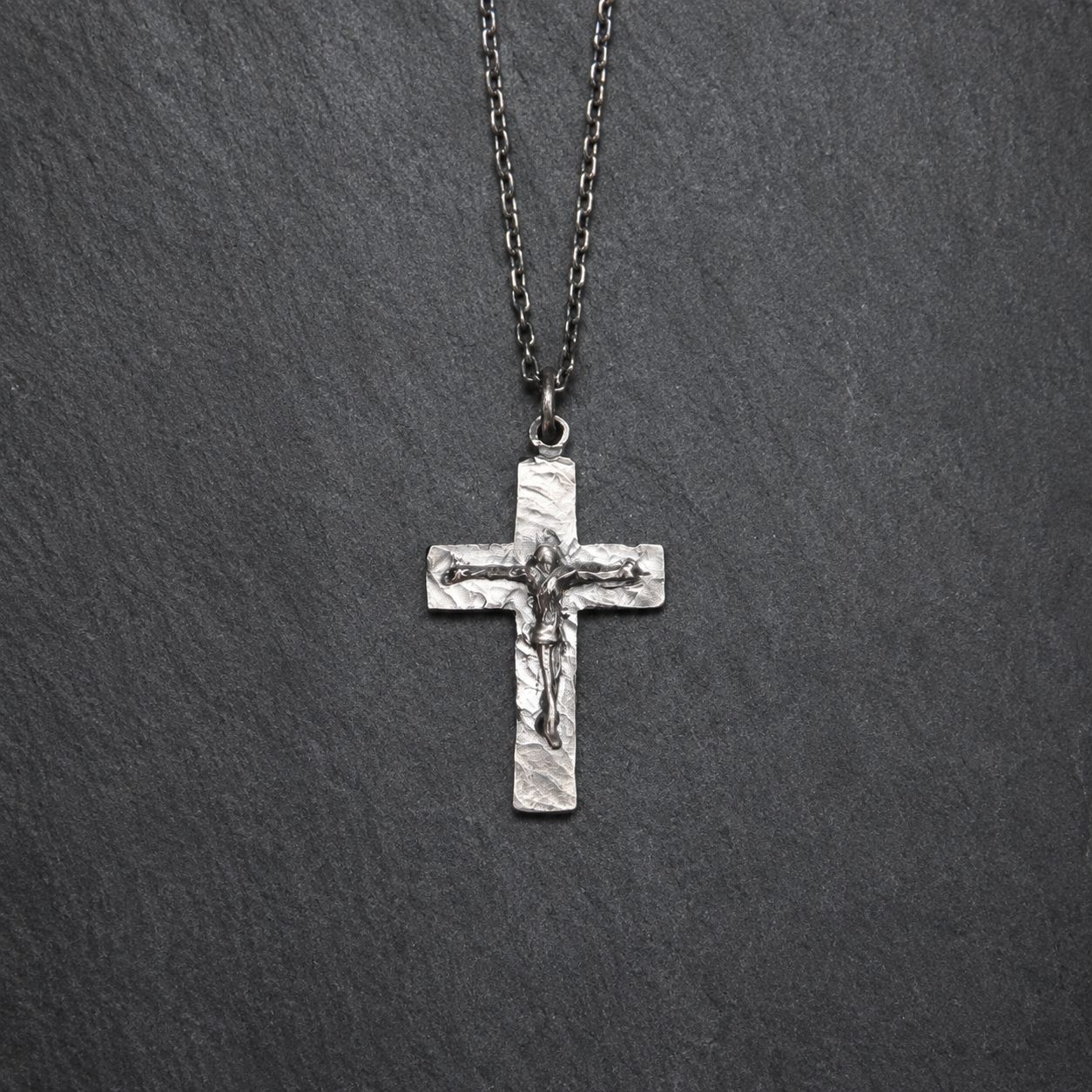 Crucifixio — крест с распятием