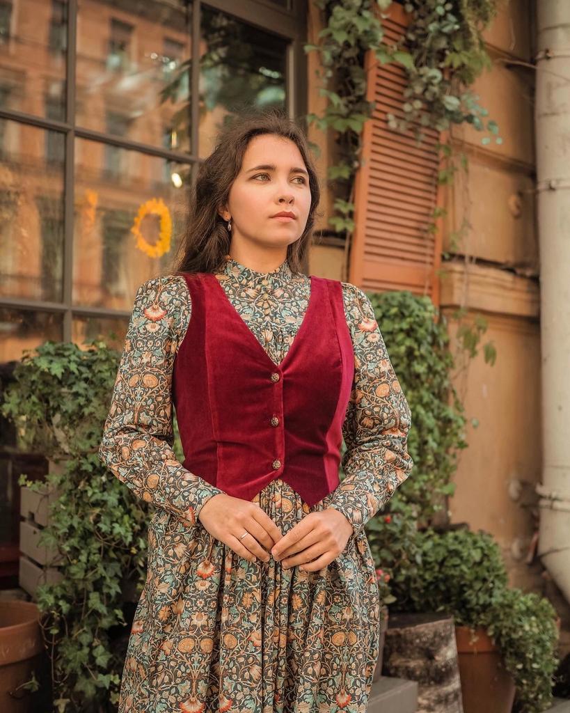 Жилетка «Шир» – винный бархат